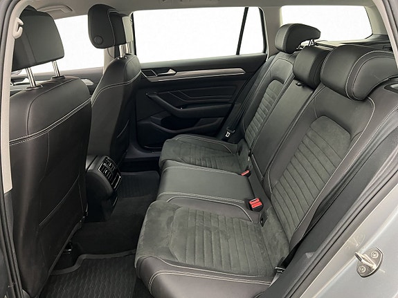 Volkswagen Passat 24 of 30