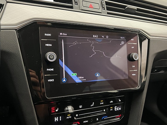Volkswagen Passat 15 of 30