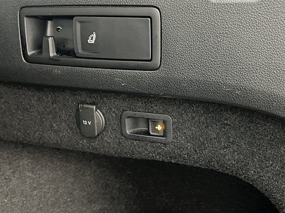 Volkswagen Passat 26 of 30