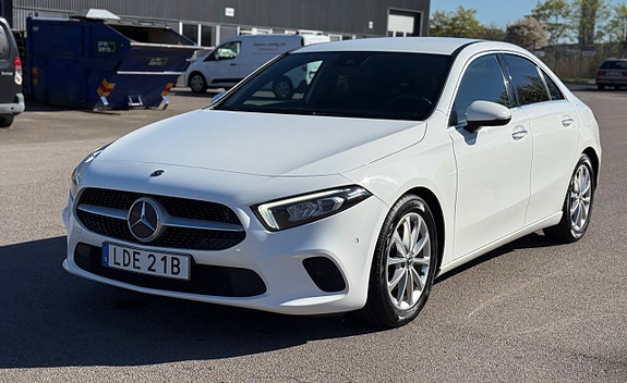 Mercedes-Benz A180 d 3 of 5