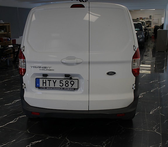 Ford Transit Courier 9 of 9