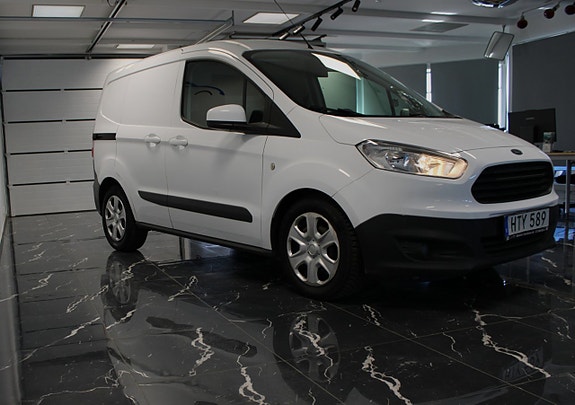 Ford Transit Courier 3 of 5