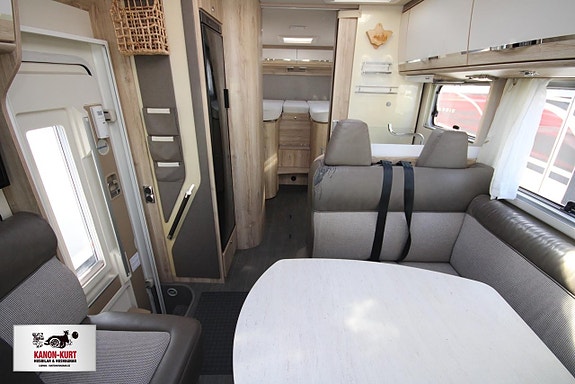 Eura Mobil Profila T 720 EB 2 of 14