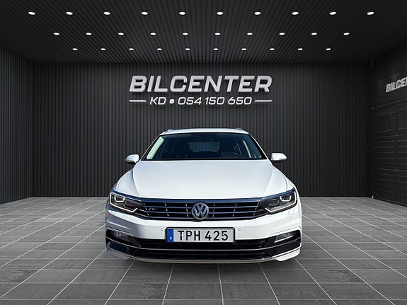 Volkswagen Passat 2 of 5