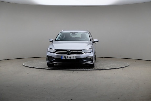 Volkswagen Passat 3 of 5