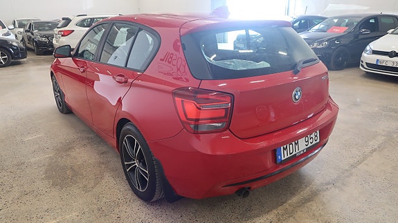 BMW 118d 6 of 17
