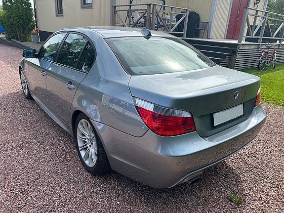 BMW 520d 4 of 5