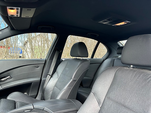 BMW 520d 4 of 5