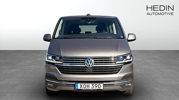 Volkswagen Multivan 8 of 12