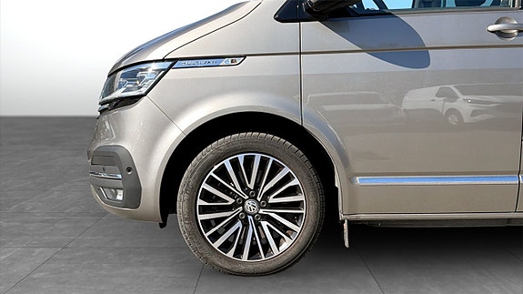 Volkswagen Multivan 9 of 12