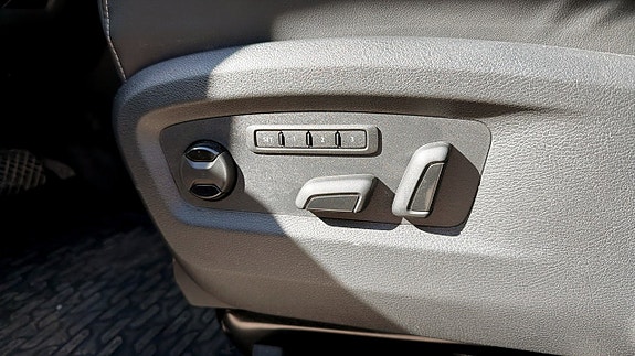 Volkswagen Multivan 11 of 12