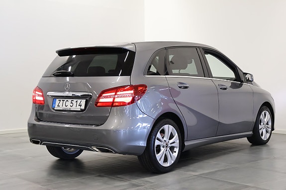 Mercedes-Benz B200 d 4 of 5