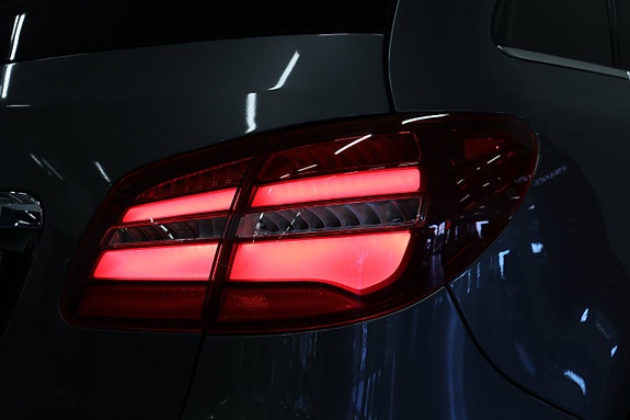 Mercedes-Benz B200 d 5 of 5