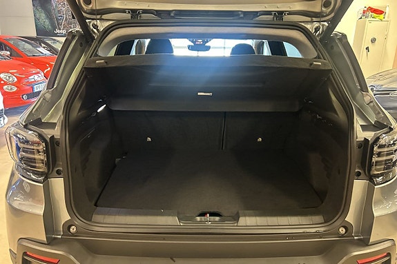 Jeep Avenger 8 of 9
