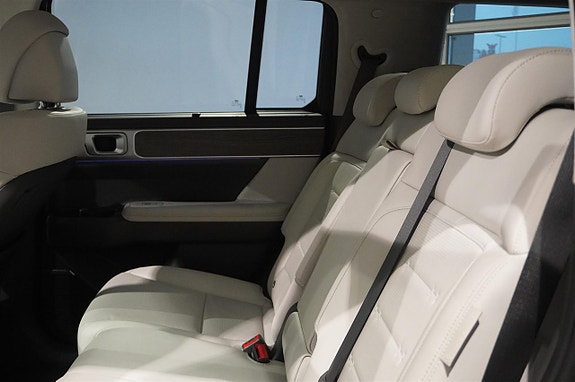 Hyundai Santa Fe 4 of 19