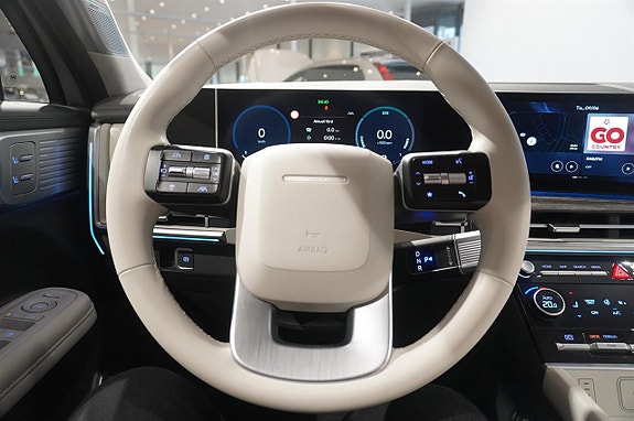 Hyundai Santa Fe 12 of 19