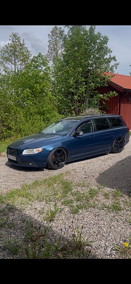 Volvo V70 4 of 5