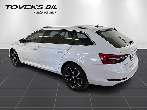 Skoda Superb 3 of 5