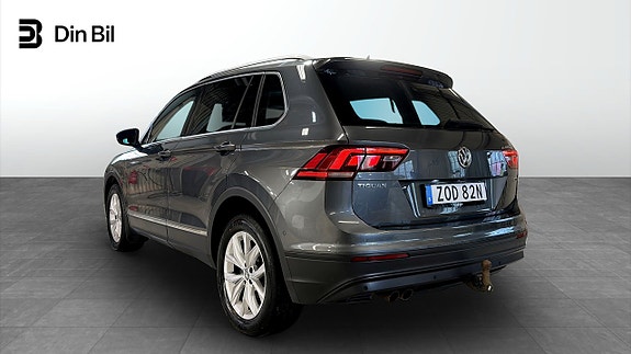 Volkswagen Tiguan 3 of 5