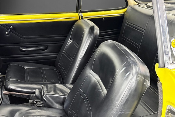 Volkswagen Karmann Ghia 10 of 10