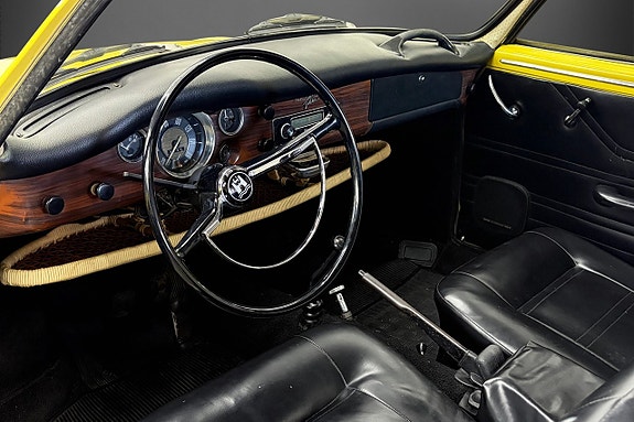 Volkswagen Karmann Ghia 8 of 10
