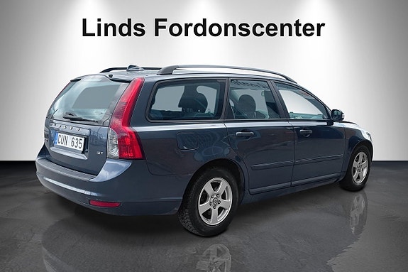 Volvo V50 3 of 5