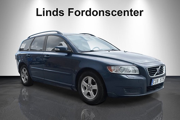 Volvo V50 2 of 5