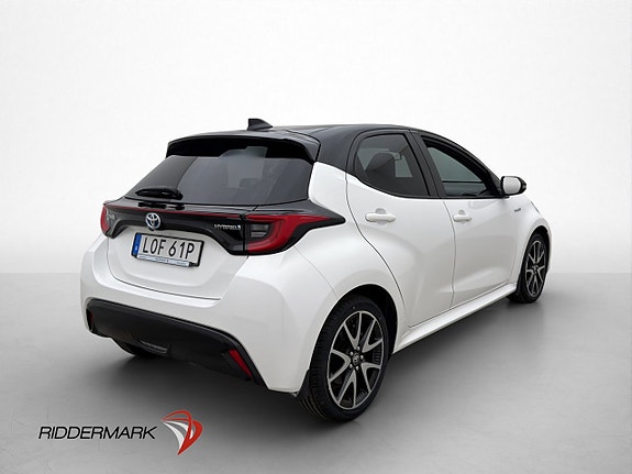 Toyota Yaris 8 of 30