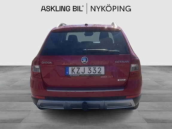 Skoda Octavia Scout 4 of 5