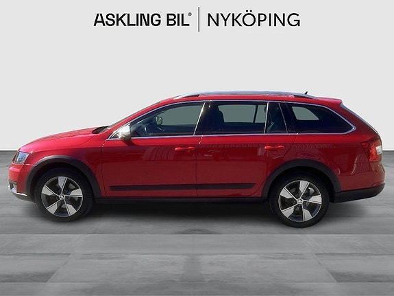 Skoda Octavia Scout 3 of 5