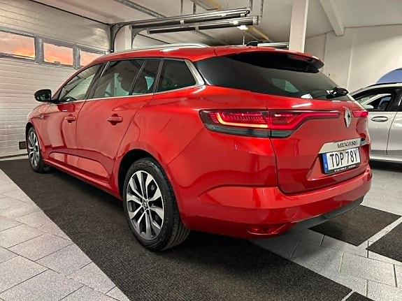 Renault Megane IV 4 of 5