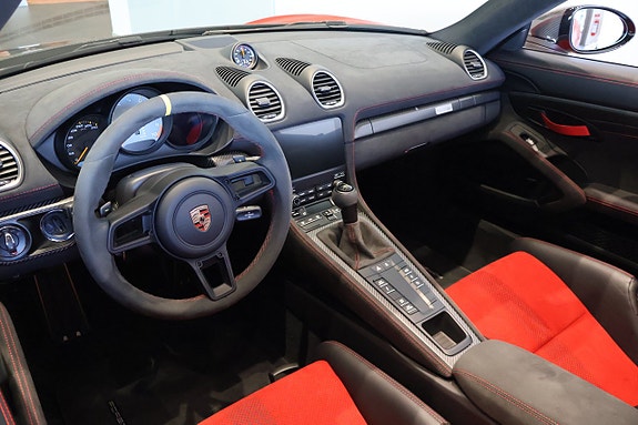 Porsche 718 Spyder RS 5 of 5