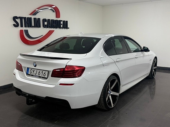 BMW 520d 3 of 5