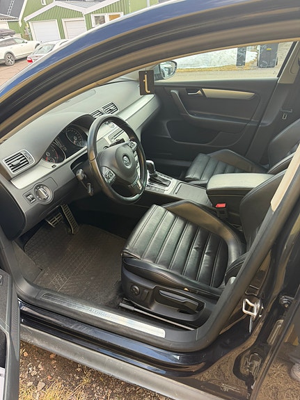 Volkswagen Passat Alltrack 4 of 5