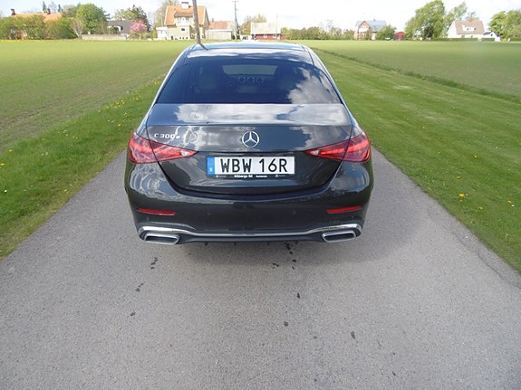 Mercedes-Benz C300 e 3 of 4