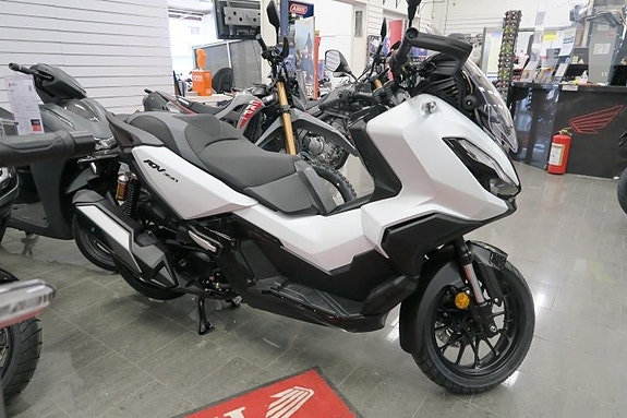 Honda ADV350 3 of 7