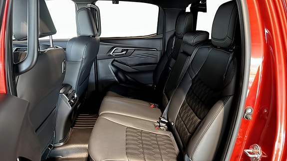 Isuzu D-max 4 of 5