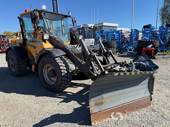 Redskapsbärare Wille 655C med Vikplog Snowek N280 4 of 27