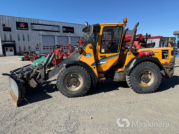 Redskapsbärare Wille 655C med Vikplog Snowek N280 9 of 27