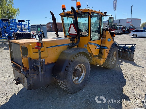 Redskapsbärare Wille 655C med Vikplog Snowek N280 6 of 27