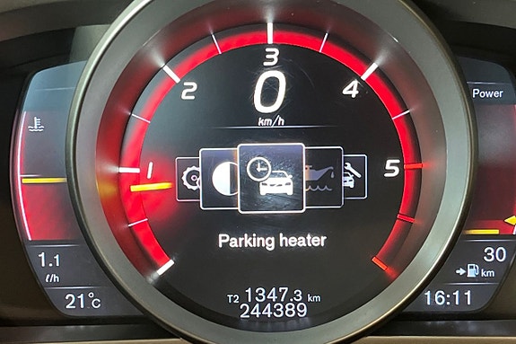 Volvo V40 15 of 27