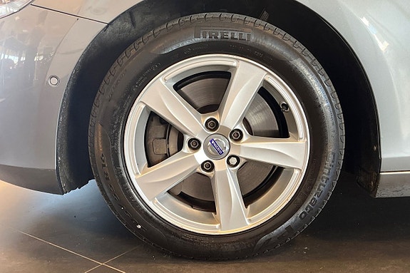 Volvo V40 10 of 27