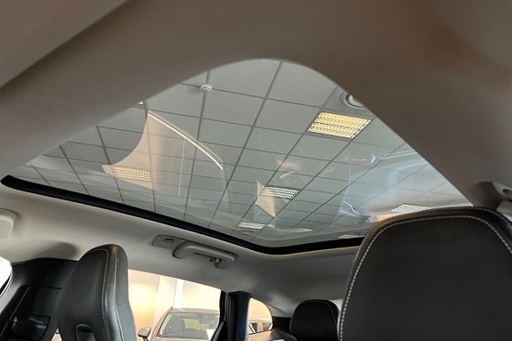 Volvo V40 21 of 27