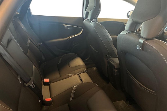 Volvo V40 23 of 27