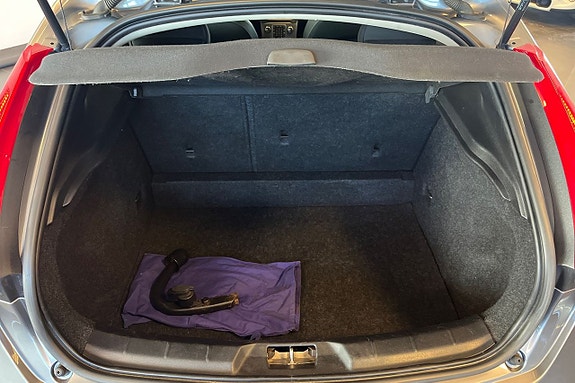 Volvo V40 25 of 27