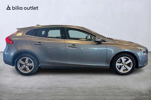 Volvo V40 7 of 27