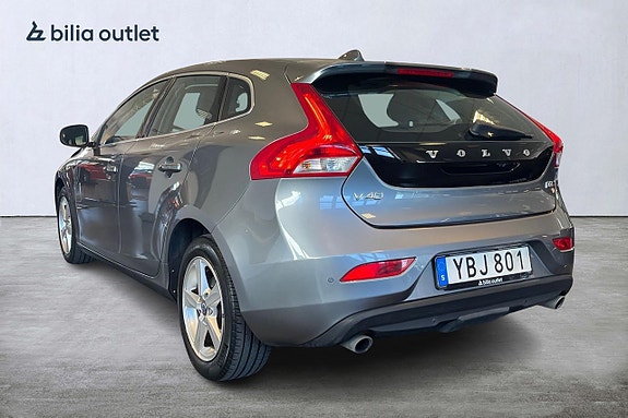 Volvo V40 4 of 27