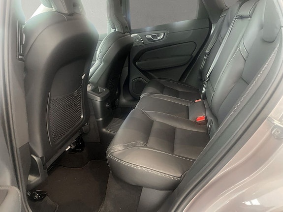 Volvo XC60 5 of 7