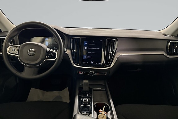 Volvo V60 Cross Country 8 of 9