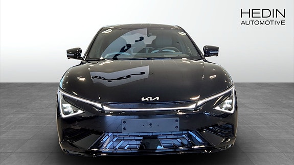Kia EV6 2 of 12